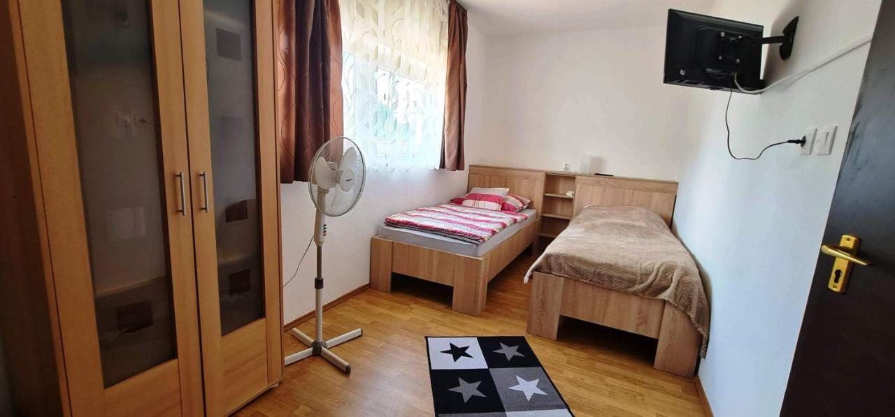 Arató Vendégház Pécs Exterior foto